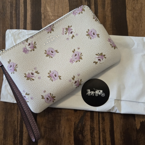 Coach Cream and Purple Floral Clutch Brand New With Tags Wristlet - Picture 2 of 8